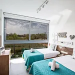 Haus In Mit Grossem Patio By Interhome Nyaraló